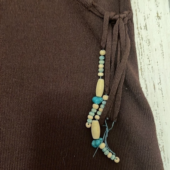 CABLE & Gauge 3/4 Sleeve V Neck Tee - Picture 3 of 7